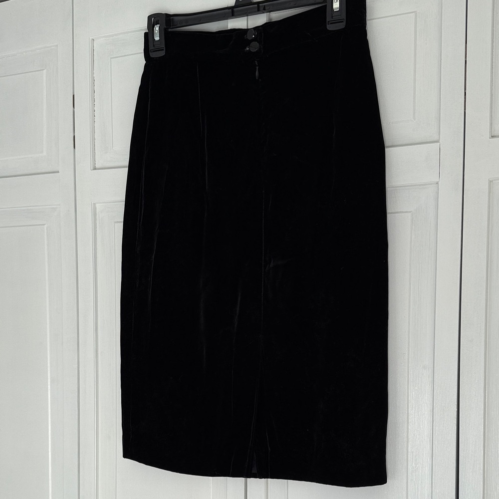 Vintage Jones New York Black Velvet Pencil Skirt - Picture 3 of 5